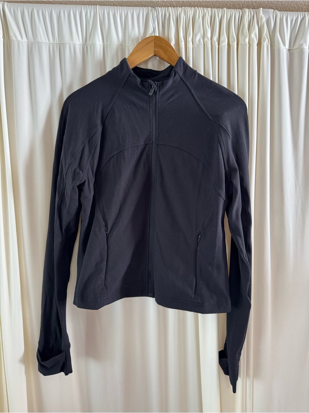 Lululemon Cropped Define Jacket Nulu Black Athletic Waist Length Fitted Size 12 - Picture 3 of 7